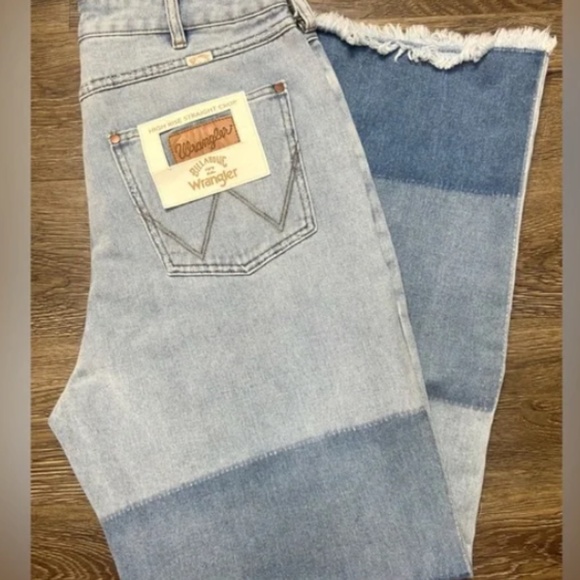 Womens Billabong x Wrangler Patch It High Straight Jeans sz 31NWT - Picture 6 of 6